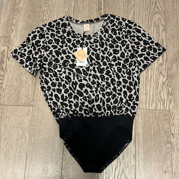 Brand new Smash and Tess T-shirt bodysuit 2XS - Picture 1 of 1